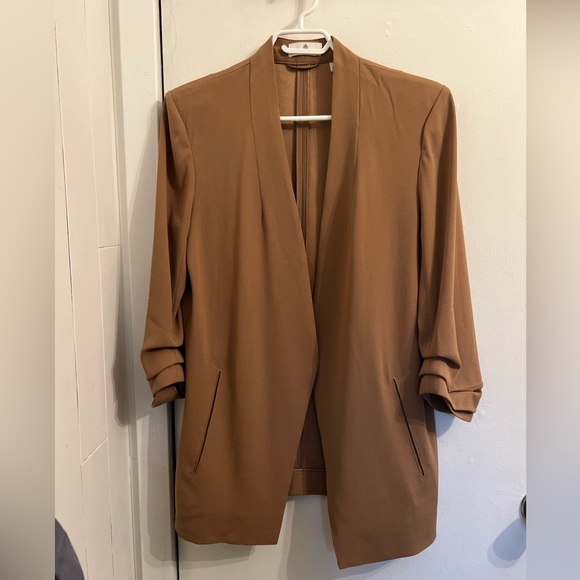 Purchased wrong size. Worn once. Selling to buy exact same blazer in correct sz - Picture 2 of 6